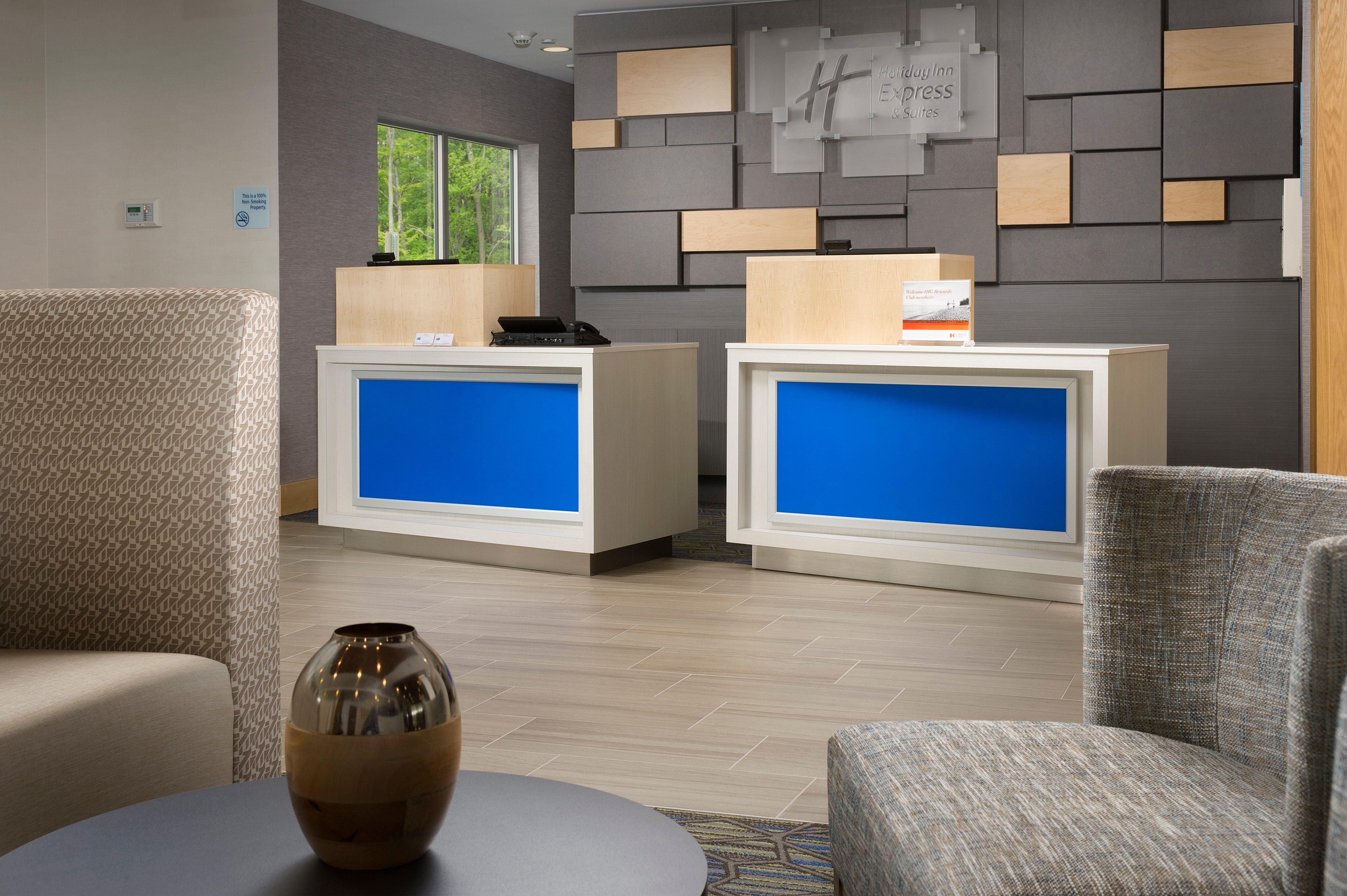 Holiday Inn Express & Suites By Ihg Altoona By Ihg Esterno foto