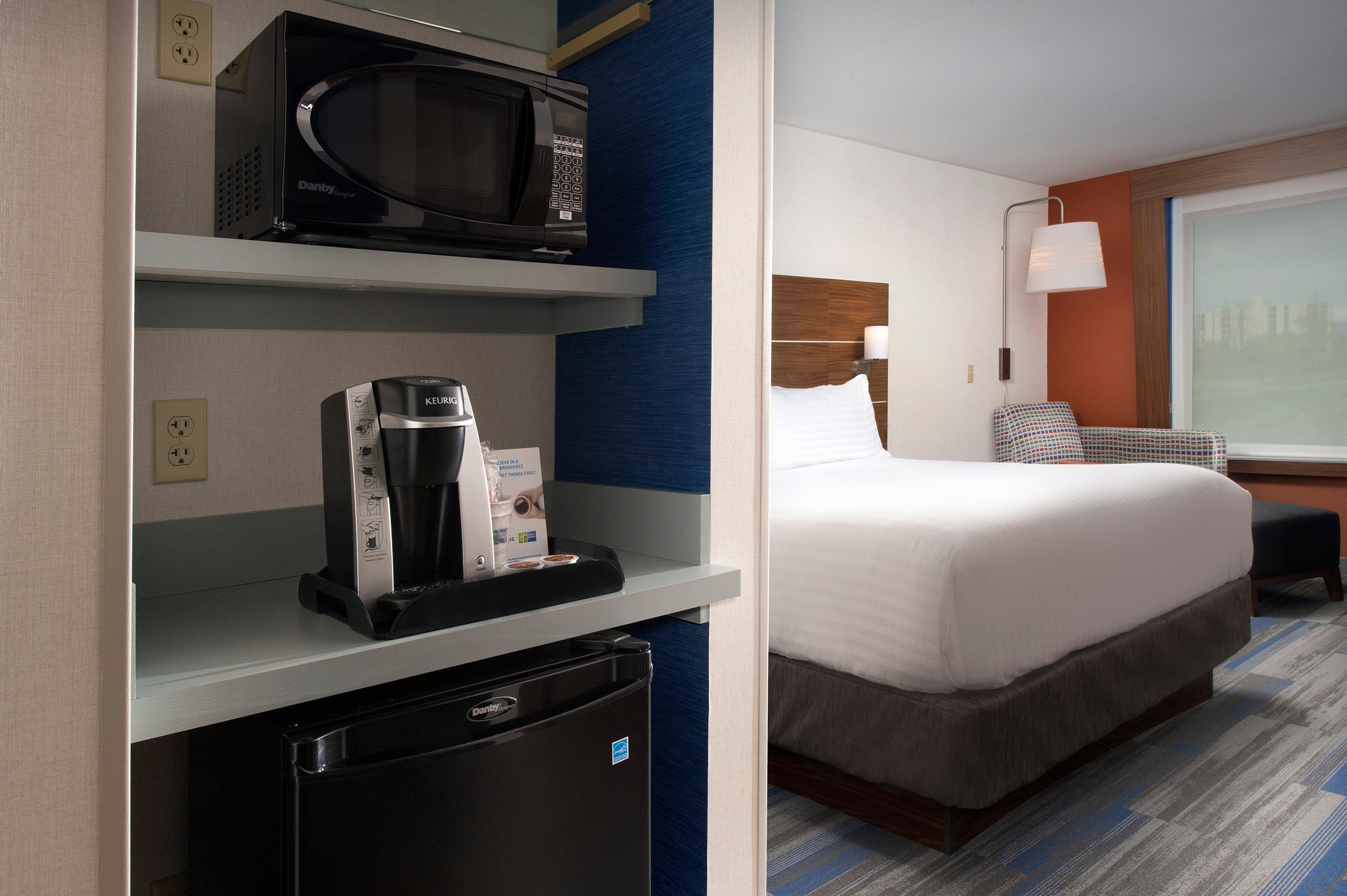 Holiday Inn Express & Suites By Ihg Altoona By Ihg Esterno foto