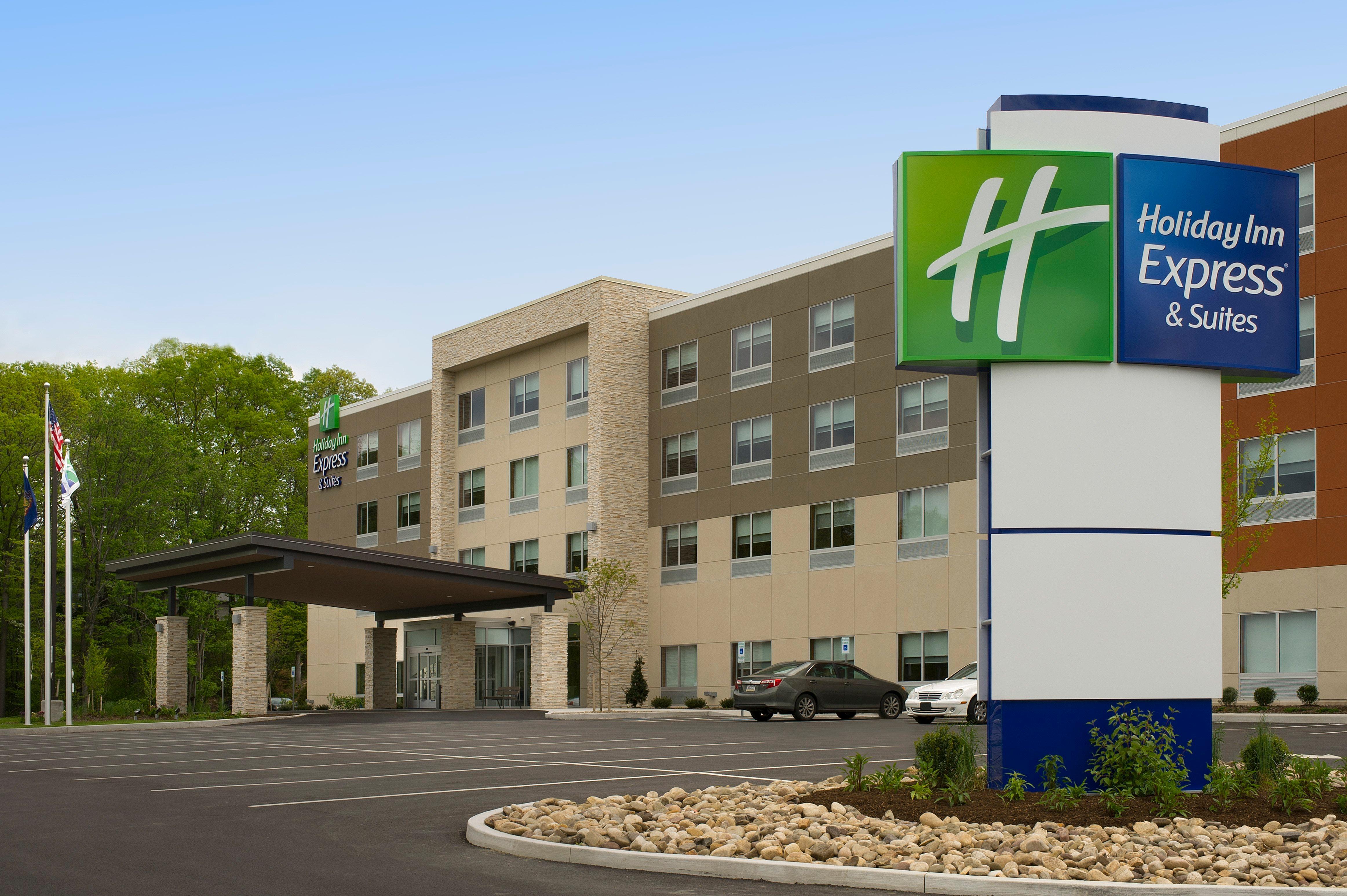 Holiday Inn Express & Suites By Ihg Altoona By Ihg Esterno foto