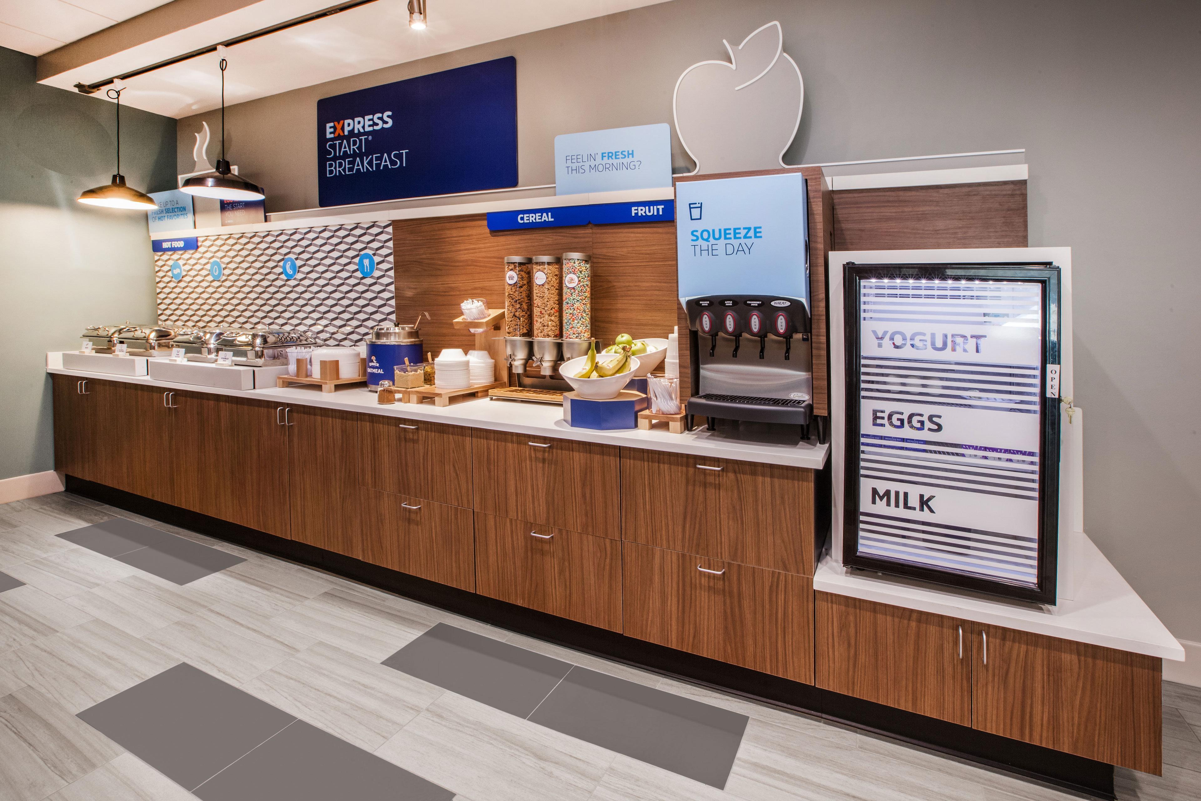 Holiday Inn Express & Suites By Ihg Altoona By Ihg Esterno foto